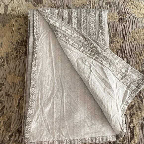 Simple Fair Isle Snow Flake Bed Flat Top Sheet - Picture 3 of 7